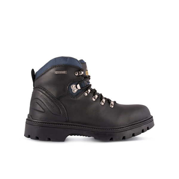 Chemical resistant safety boots